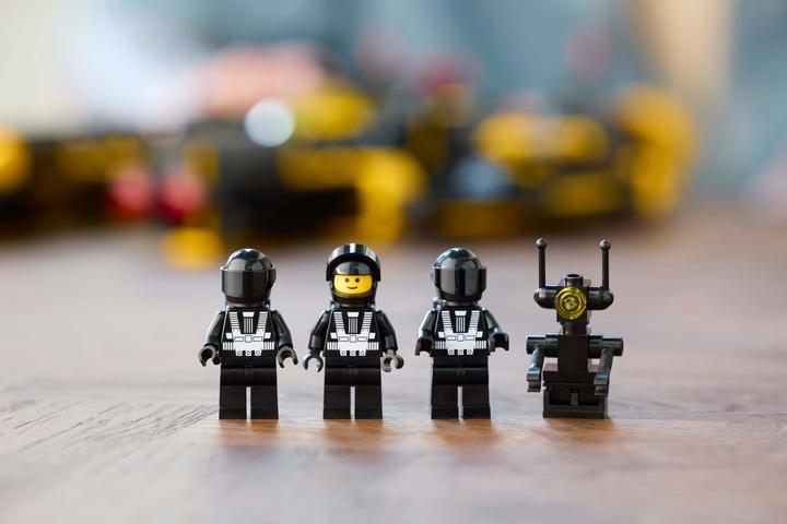 Image du produit LEGO Blacktron Renegade (10355, LEGO Icons, LEGO difficiles à trouver)