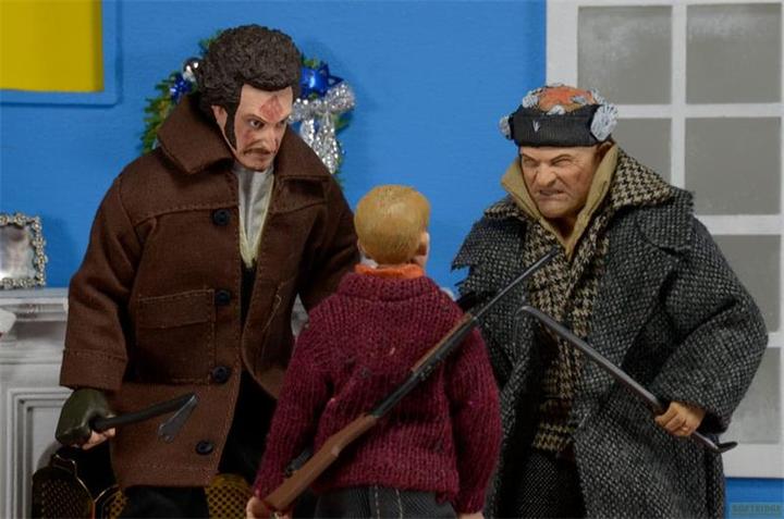 Produktbild Neca Kevin - Allein zu Haus Retro Actionfiguren 15 - 20 cm Sortiment (8)