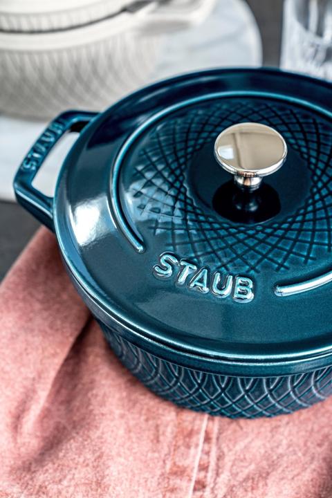Produktbild Staub Twisted Cocotte (20 cm, Bräter + Schmortopf, Gusseisen)