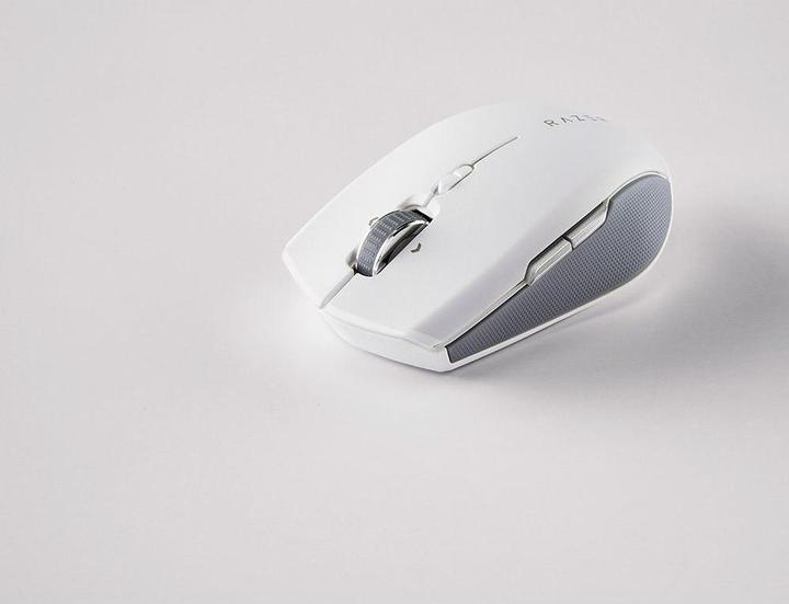 Actual product image Razer Pro Click Mini (Wireless)