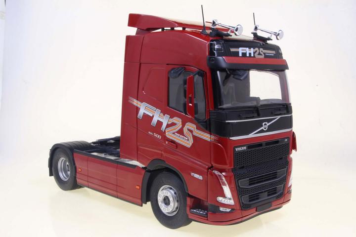 Actual product image Solido 1:24 Volvo Trucks 25 years Edition red