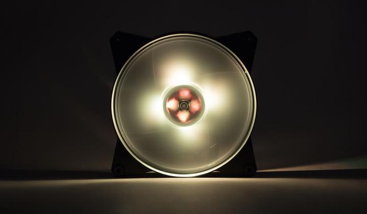 Immagine prodotto Cooler Master MasterFan Pro 140 Flusso d'aria RGB (140 mm, 1 x)
