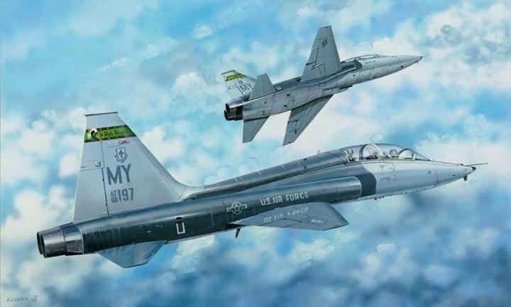 Actual product image Trumpeter US T-38C Talon II