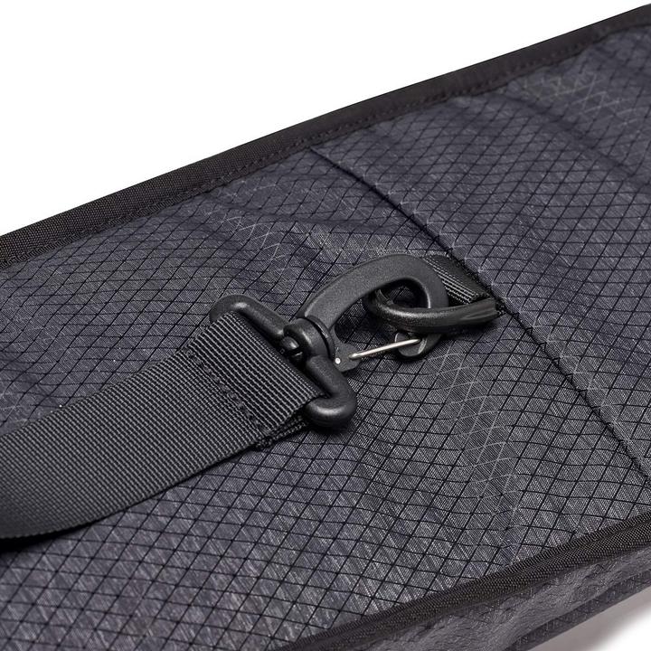 Actual product image Manfrotto Reloader Tough Tripod Bag (Tripod bag)