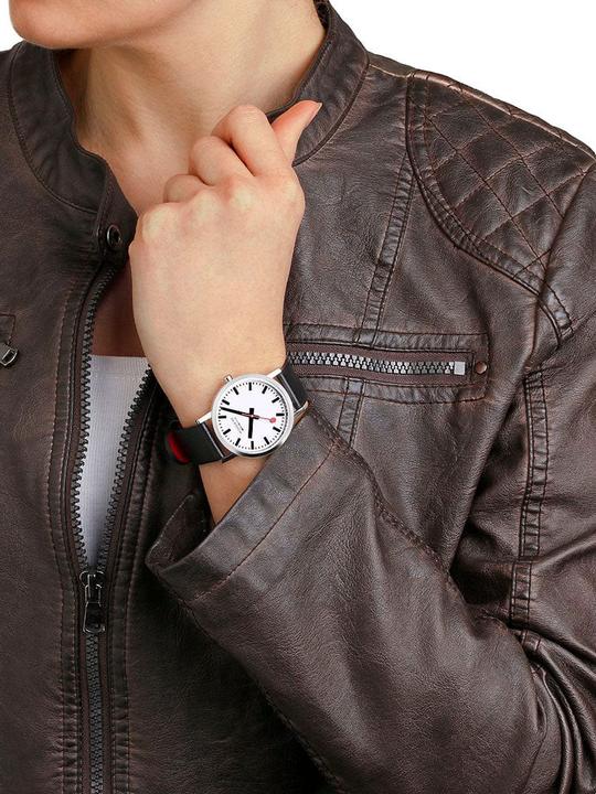 Immagine prodotto Mondaine Classico (Orologio da polso analogico, Fatto in Svizzera, 36 mm)