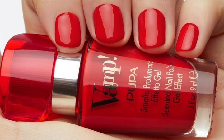Immagine prodotto Pupa Milano Vamp! Smalto profumato rosso sensuale 202 (202 Rosso Carnale, Smalto per unghie effetto gel)