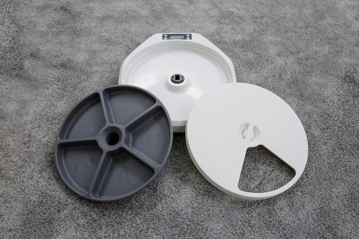 Immagine prodotto Kerbl Alimentatore automatico per cani e gatti, timer, 5 pasti da 240 ml ciascuno (0.24 l)