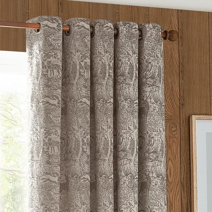 Produktbild Furn Ösenvorhänge Winter Woods Chenille Tiere (168 x 137 cm)