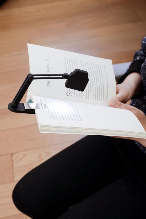 Immagine prodotto Kikkerland Lampada a libro pieghevole sottile