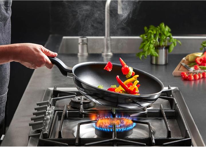 Produktbild Tefal Resist (28 cm, Wok Pfanne, Aluminium)