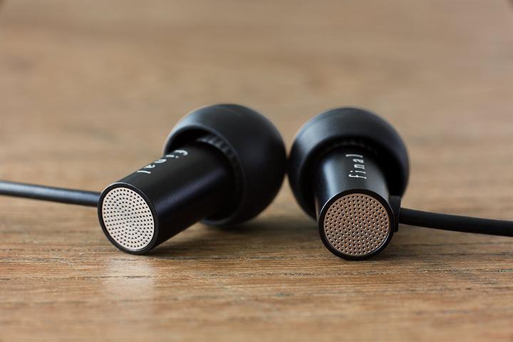 Actual product image FINAL E2000 (Cable)