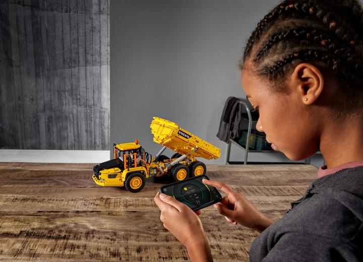 Immagine prodotto LEGO Dumper articolato Volvo (6x6) (42114, LEGO Technic)