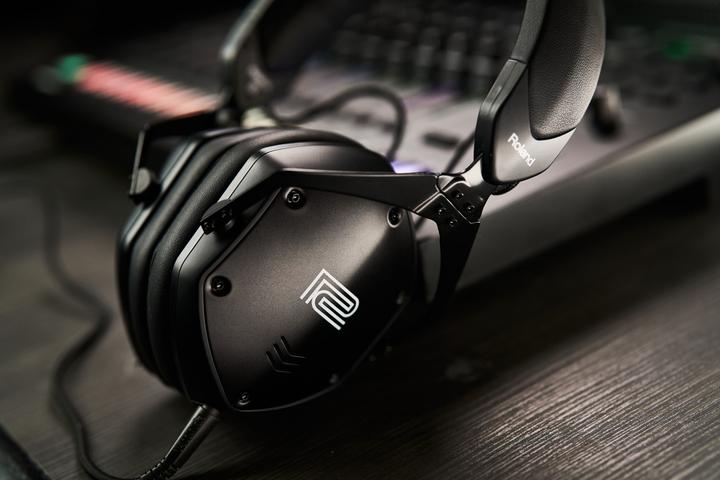 Actual product image Roland VMH-S100 (No noise cancelling, Cable)