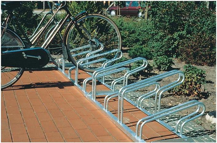 Actual product image Wsm Bicycle hanger parker 1-sided 90 ° galvanised Number of wheel bases 3 to screw on