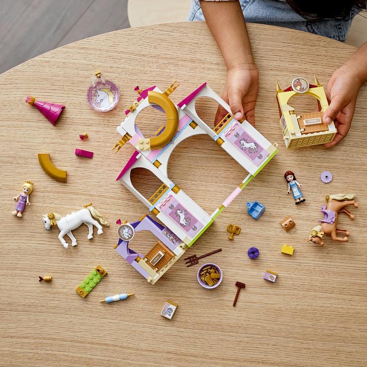 Actual product image LEGO Disney Princess 43195 Belle & Rapunzel horse stable (43195, LEGO Disney)