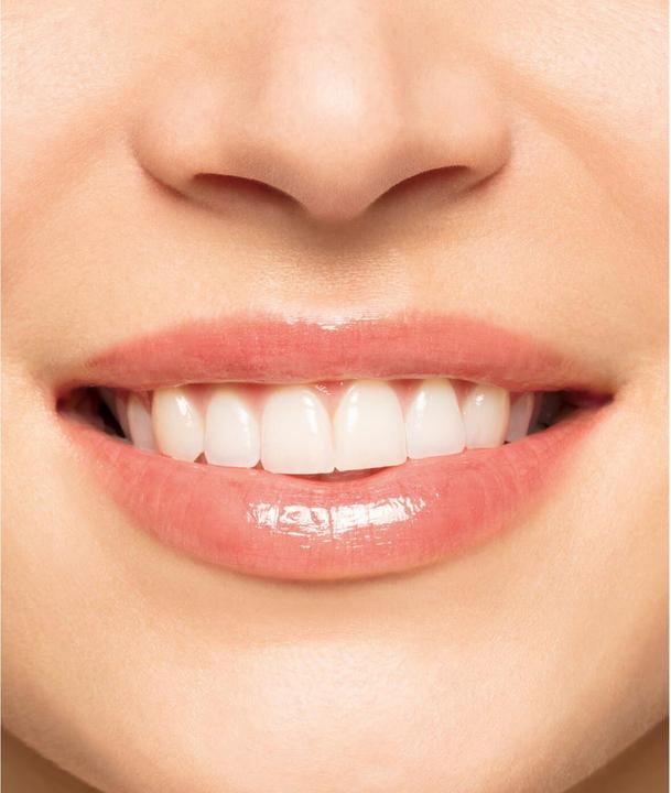 Actual product image Clarins Instant Light Natural Lip Perfector (02 apricot shimmer)