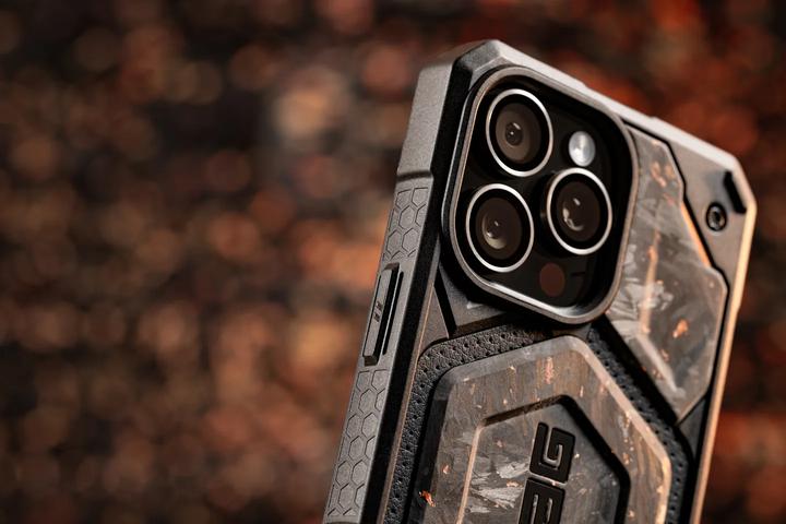 Productafbeelding UAG Monarch Pro - Limited Edition (Apple iPhone 16 Pro Max)