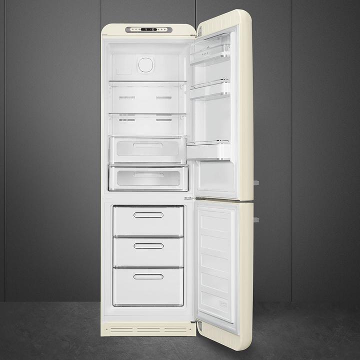 Actual product image Smeg Retro Style FAB32RCR5 (331 l)