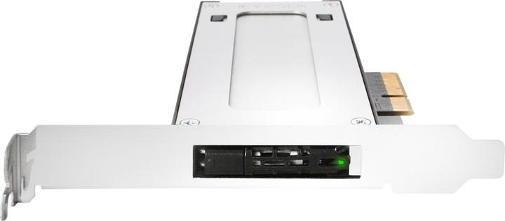 Actual product image Icy Dock ToughArmor M.2 NVMe SSD to PCIe 3rd removable frame