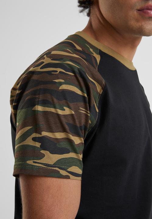Actual product image Urban Classics Raglan Contrast Tee (S)