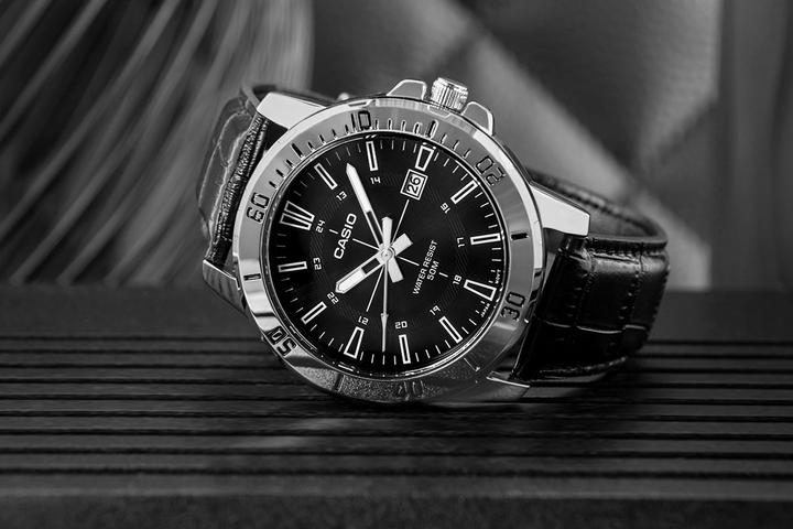 Image du produit Casio MTP-VD01L-2BV Hommes Enticer Bande en cuir bleu Cadran bleu Casual Analog Sporty Watch (220 mm)