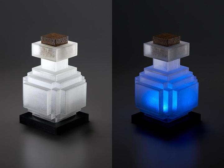 Image du produit Noble Collection Minecraft Replik Illuminating Potion Bottle