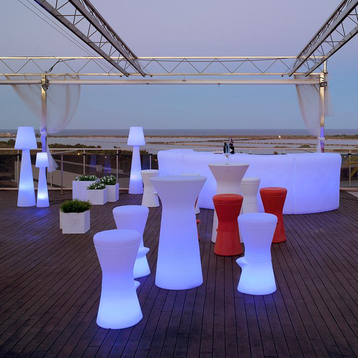 Produktbild Newgarden CORFU 74 LED Solar Barhocker 40cm + RGB, Akku, Fernbedienung Innen & Aussen IP65 (45 lm, IP65)