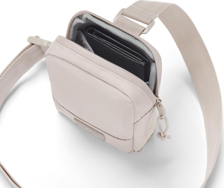 Actual product image Johnny Urban Brusttasche Arthur