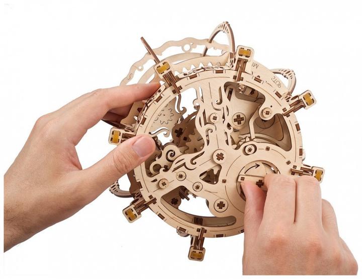 Actual product image Ugears 70155 - Aquarium Wood Model Kit