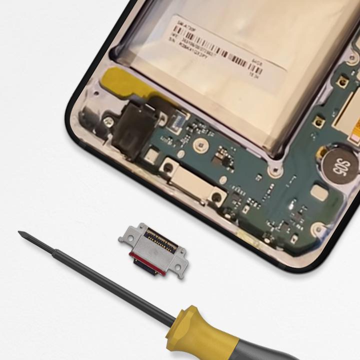 Actual product image Samsung USB-C charging port