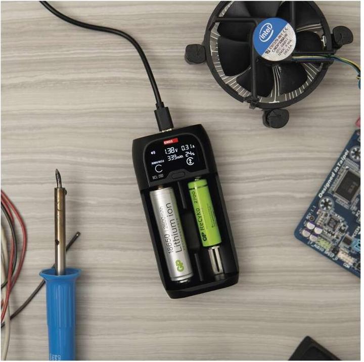 Actual product image Emos Universal Li-ion Battery Charger BCL-20D (1 pcs., Battery + charger)