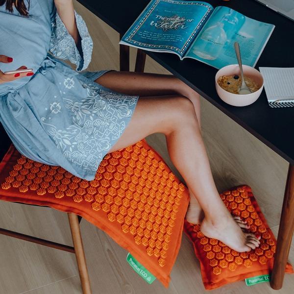 Produktbild Pranamat Eco Massage Set – Matte und Kissen dunkelorange