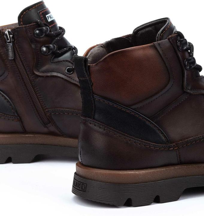 Actual product image Pikolinos Vigo (39)