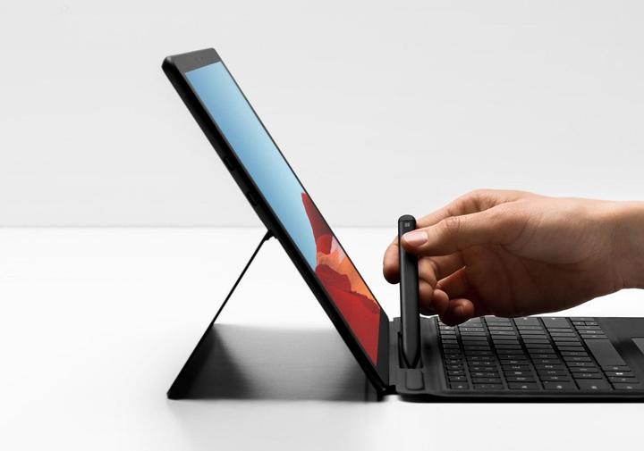 Actual product image Microsoft Surface Pro X (4G, 13", 256 GB, Mat Black)