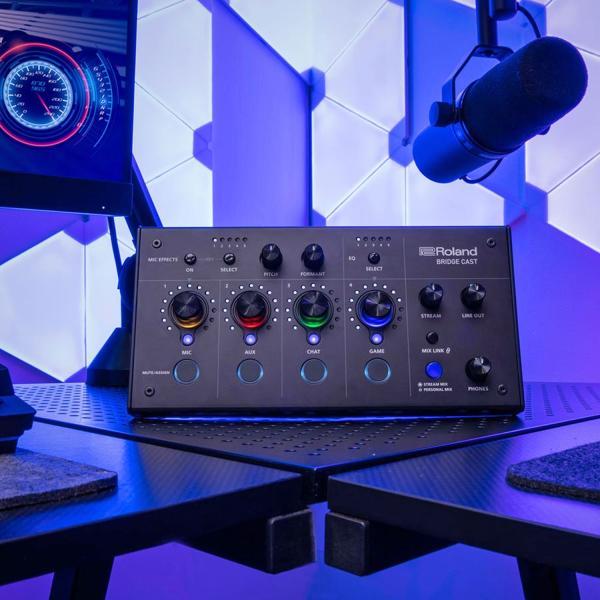 Produktbild Roland Bridge Cast Dual Bus Gaming Mixer mit Kabel (Studio- und Livemixer)