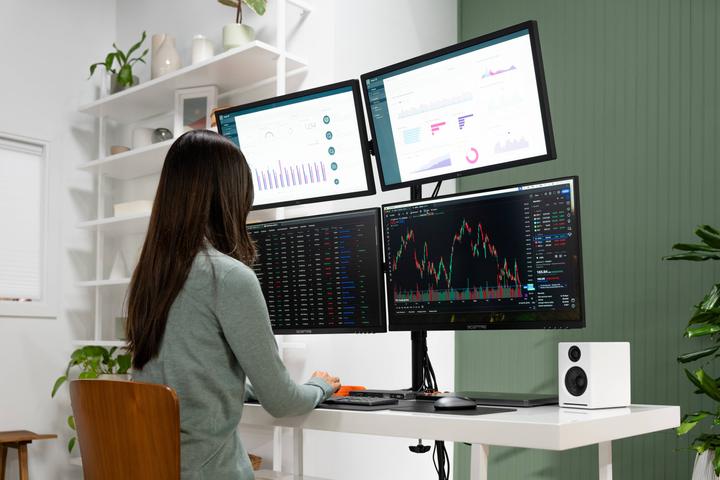 Actual product image Satechi Thunderbolt 4 Multi-Display Docking Station (Thunderbolt, 11 Ports)