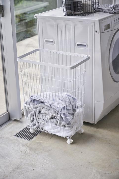 Actual product image Yamazaki laundry basket on wheels - Tower - White (4776) (72 l)