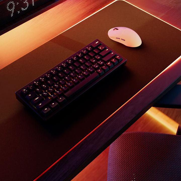 Produktbild Hyte CNVS Gaming Mauspad, ARGB - schwarz (XXL)