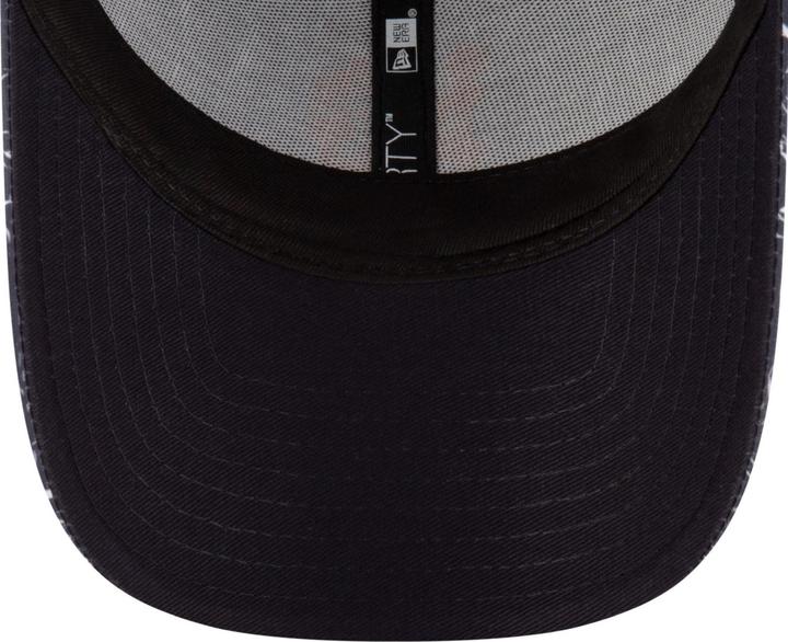 Actual product image New Era 9Forty Strapback Cap - FC Chelsea crinkle print