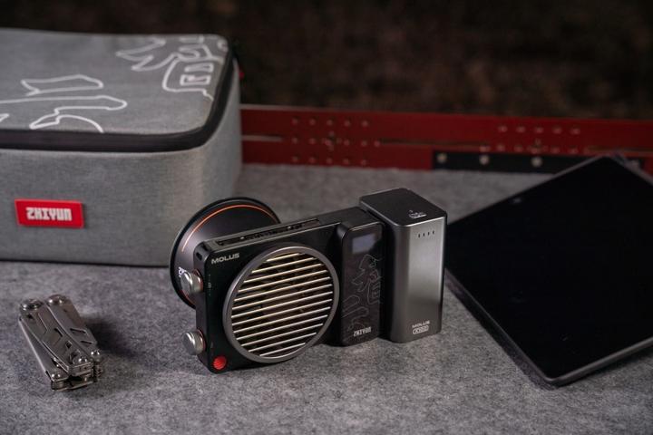 Image du produit Zhiyun Molus X100 Pro (Lumière vidéo)