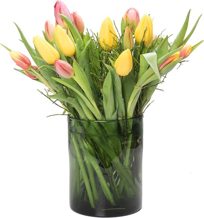 Bouquet de tulipes avec myrtille herbe
