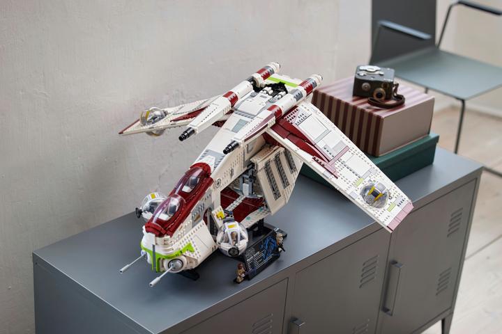 Actual product image LEGO UCS Republic Gunship (75309, LEGO Star Wars, LEGO Rare Sets)