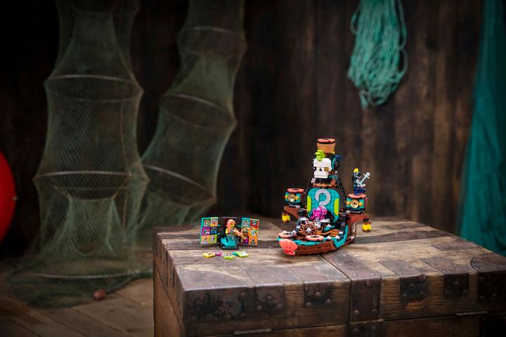 Actual product image LEGO Punk Pirate Ship (43114, LEGO Vidiyo)