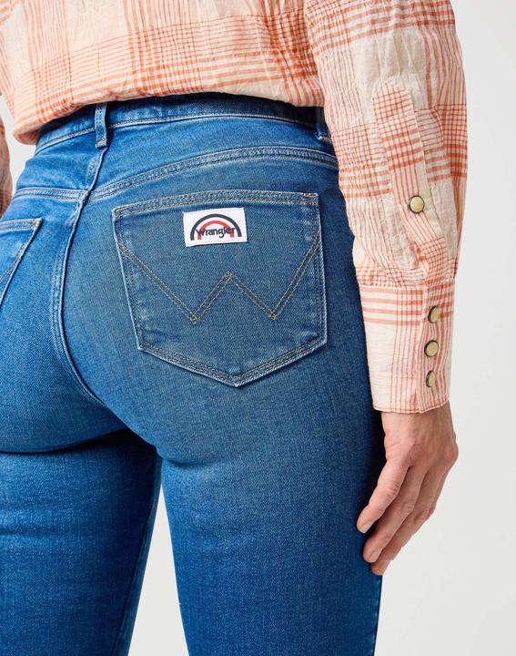 Actual product image Wrangler Jeans Flare (26)