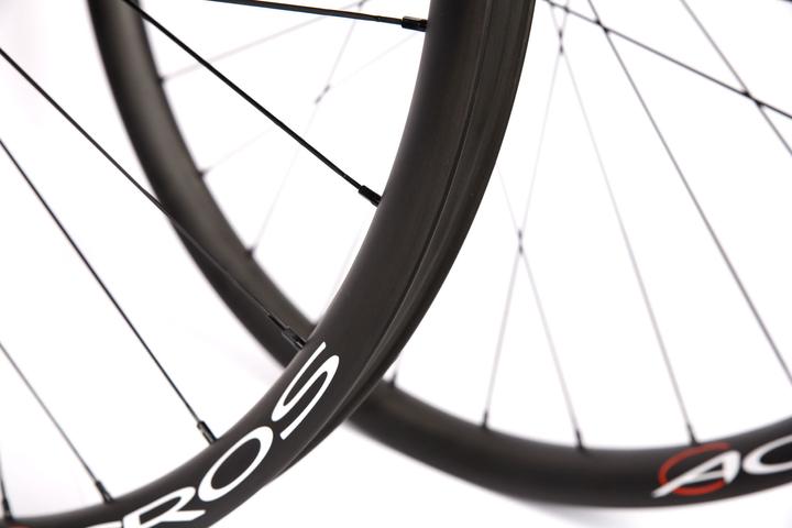 Actual product image Acros Enduro Race Carbon wheelset 29" TA15 X12 (Wheelset, 29")