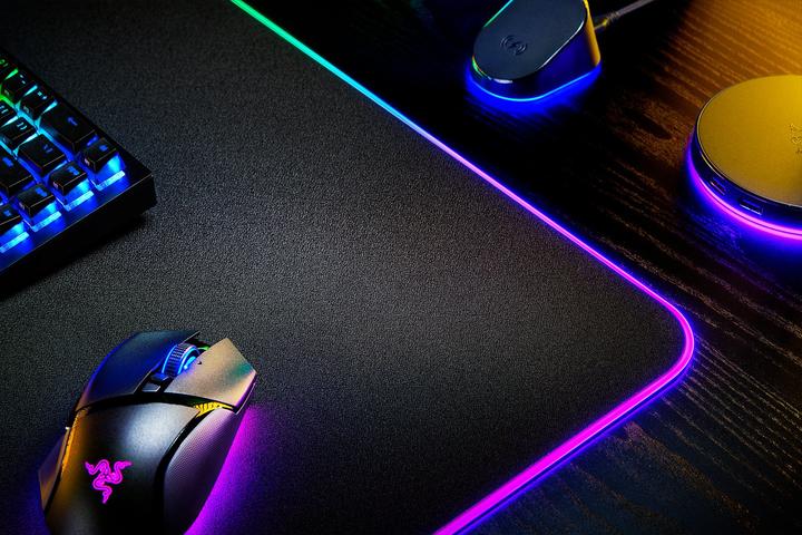 Actual product image Razer Strider Chroma (XL)