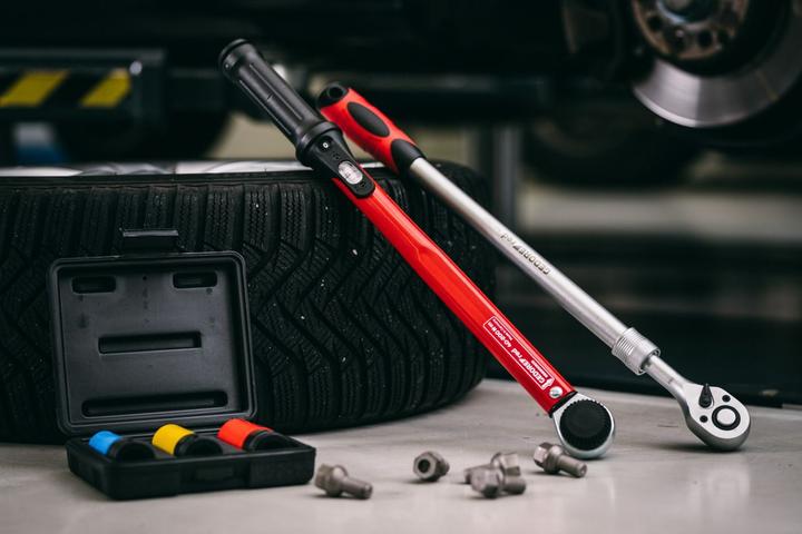 Actual product image Gedore Red red R60010027 2K telescopic ratchet left/right 1/2" 460-600 mm (1/2")