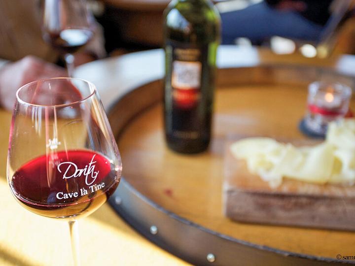 Immagine prodotto Smartbox Degustazione di prodotti del Vallese e di 3 vini bianchi e 3 rossi à 2 à Conthey (2 pers.)