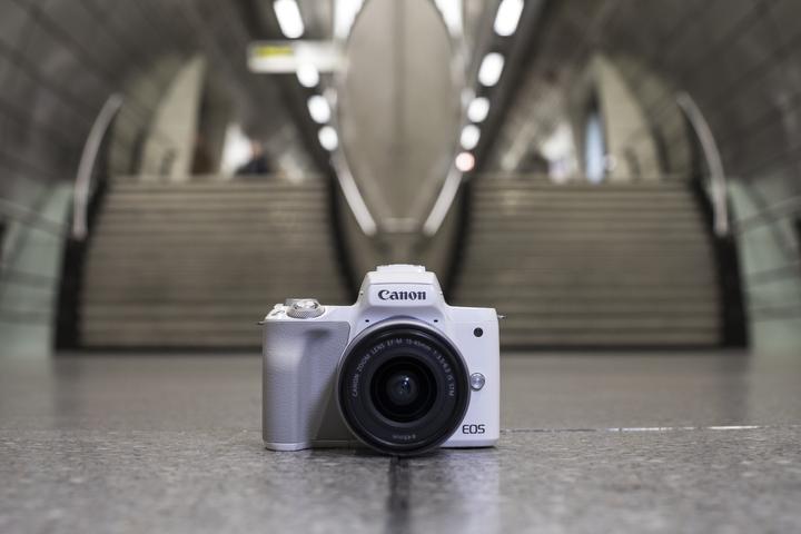 Actual product image Canon EOS M50 Kit (15 - 45 mm, 24.10 Mpx, APS-C / DX)