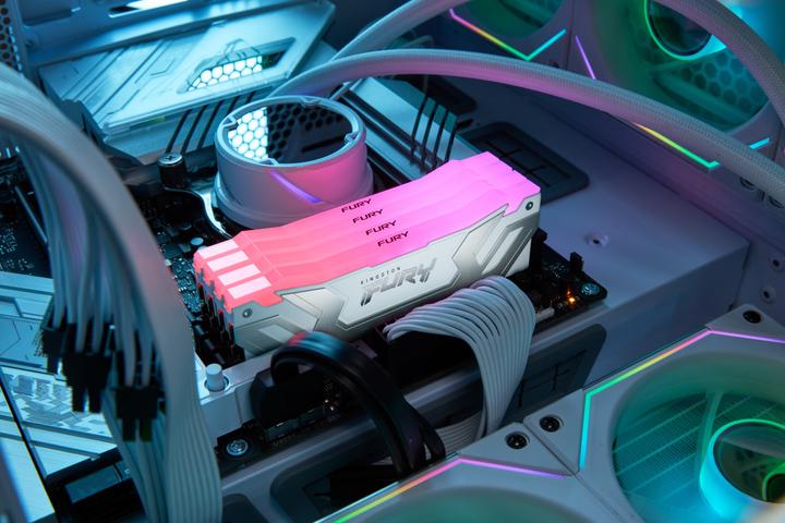Image du produit Kingston 24GB 8800MT/s DDR5 CL42 CUDIMM FURY Renegade RGB White (1 x 24 Go, 8800 MHz, RAM DDR5, CU-DIMM)